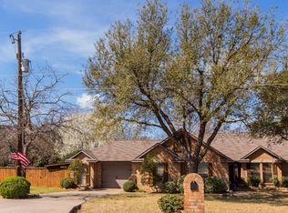 521 Meadowbrook St, Lake Dallas, TX 75065