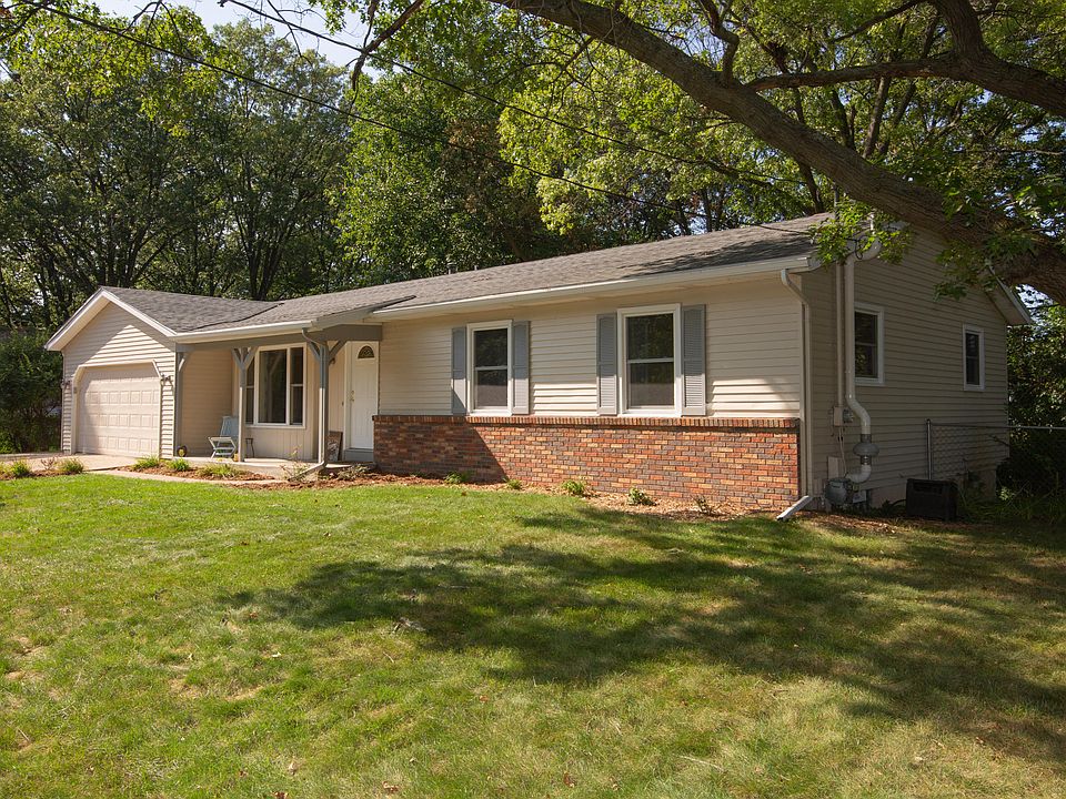 1st image of 3320 Fair Oaks Dr