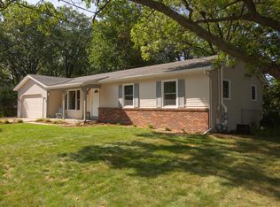 3320 Fair Oaks Dr, Kalamazoo, MI
