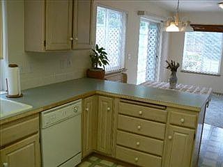 3rd image of 825 Gunderson Ave SE