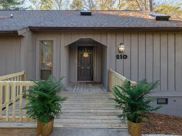 210 Hollyhock, Pittsboro, NC 27312
