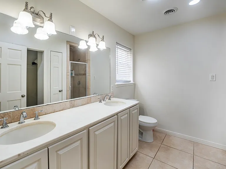 635 Chapel Hill Dr — Photo 10