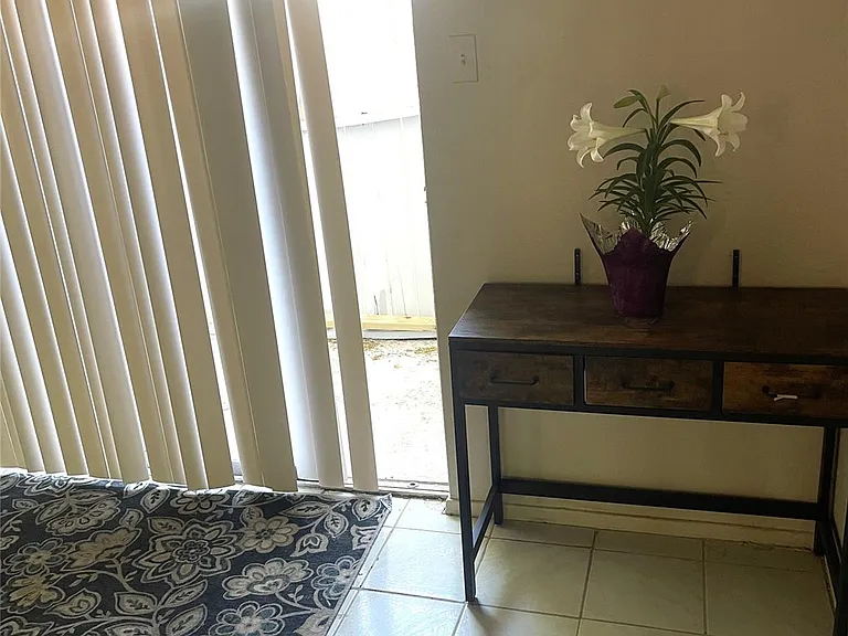 1902 W Loop #A-1 — Photo 20