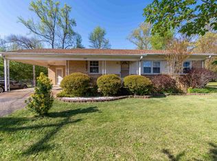 210 Northwood Dr, Savannah, TN 38372