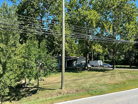 3rd image of 15705 Millar Rd