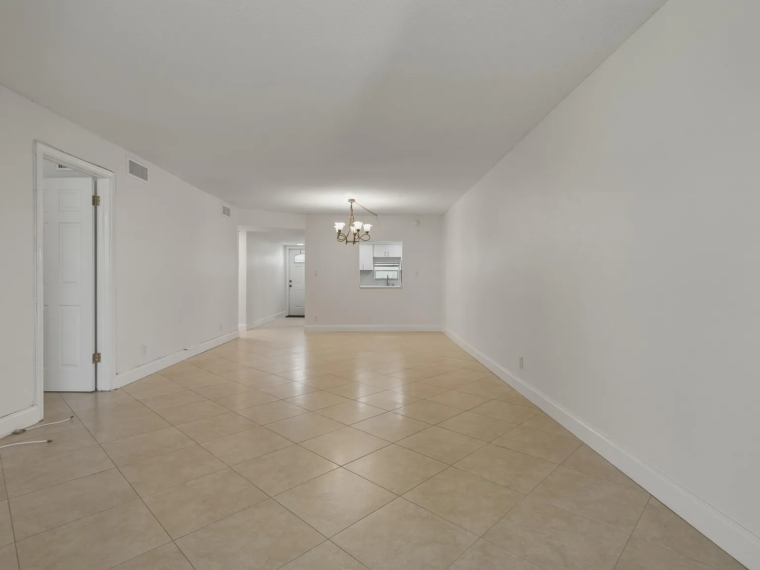 2 bed, 2.0 bath, 1170 sqft, $1,800 — Photo 2
