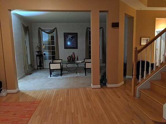 Foyer/Front Stair Case