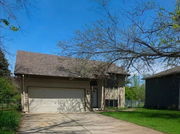 301 Aster Dr, Northfield, MN 55057