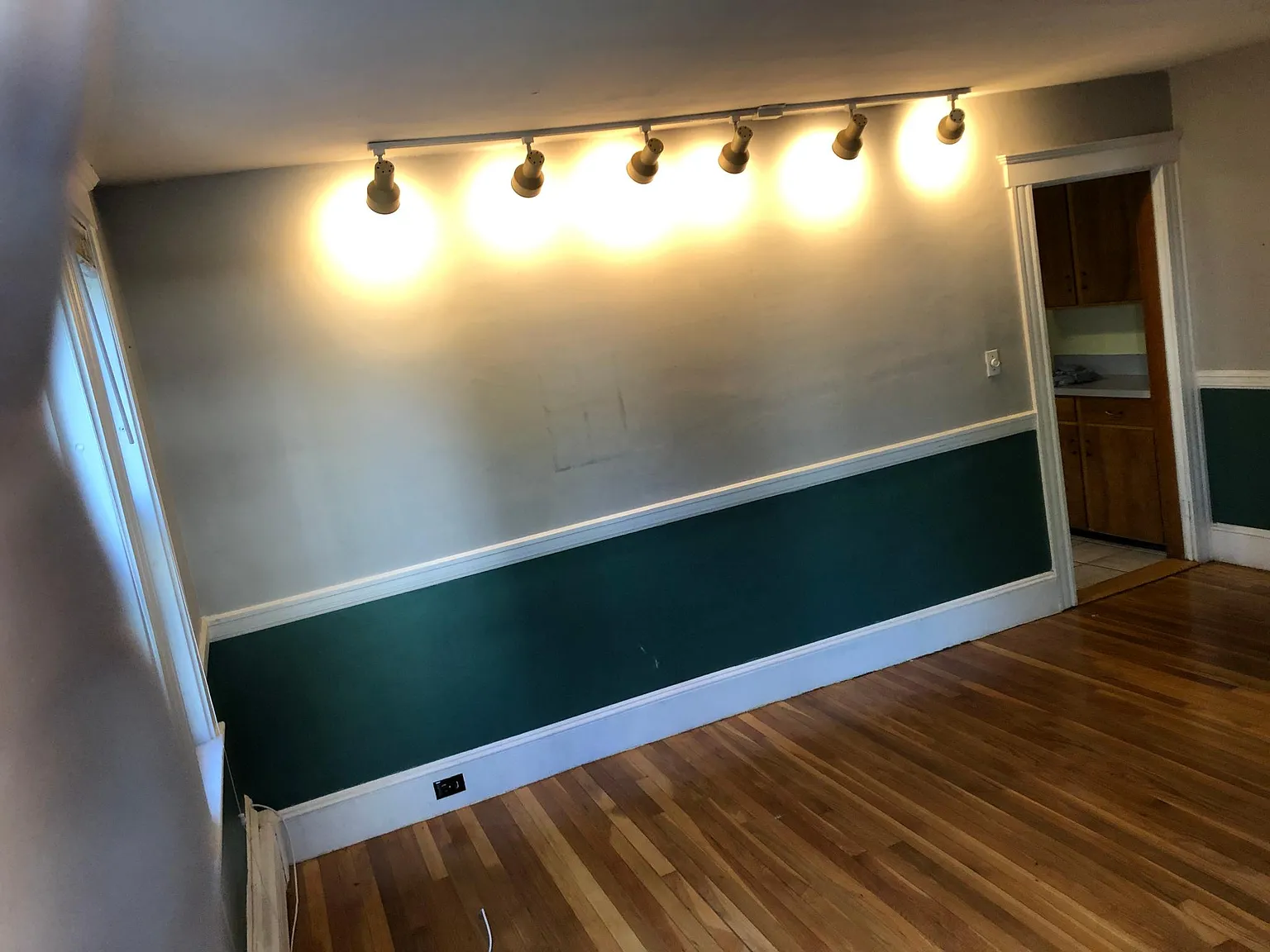 3 bed, $820 — Photo 2