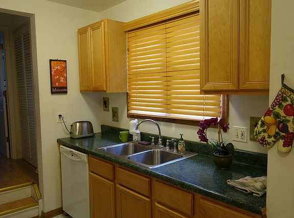 5th image of 7222 W Cullom Ave