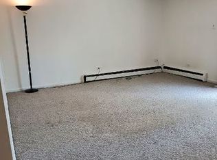 447 Burlington Ave APT 2, Clarendon Hills, IL 60514