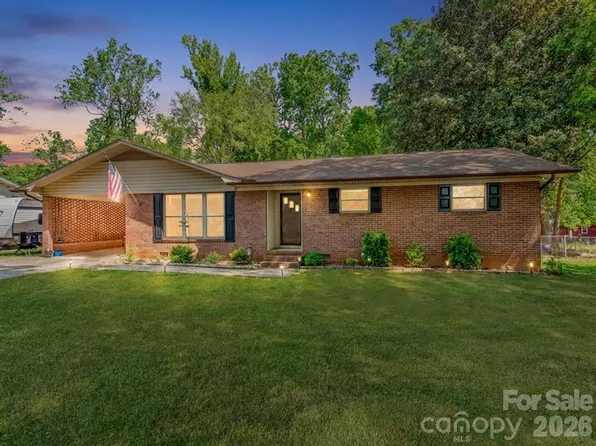 235 Central Heights Dr, Concord, NC 28025