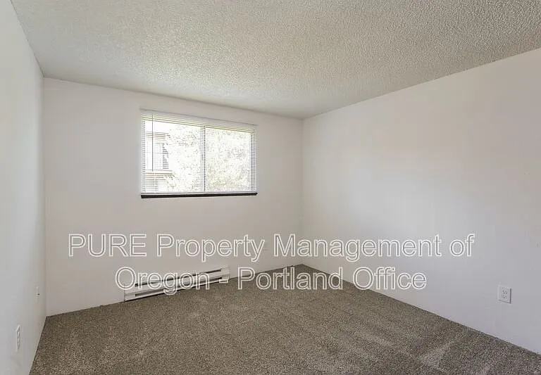 Parkway Garden — Photo 86