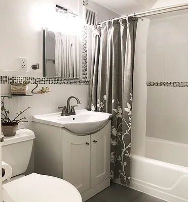 Sold by Winzone Realty Inc | media 20