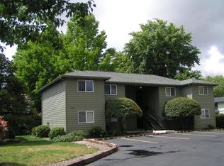 590 Van Wey Cir APT 2, Eagle Point, OR 97524