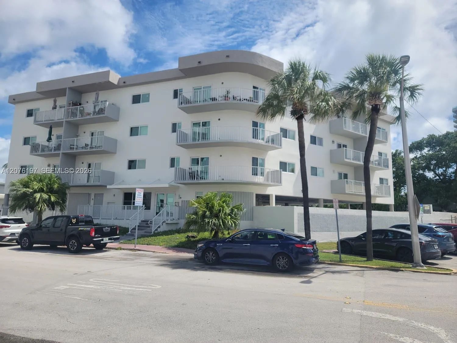 Boni-Vista Condo — Photo 1
