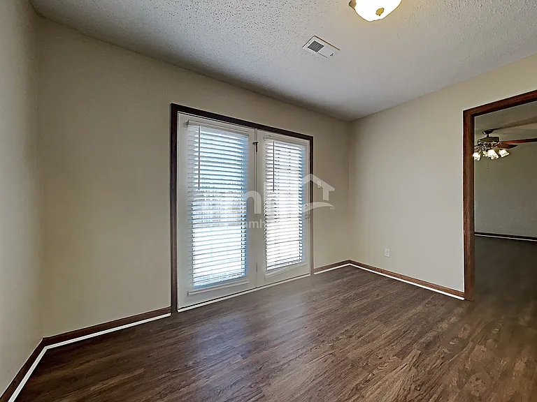 2303 Sir Edward Ln — Photo 7