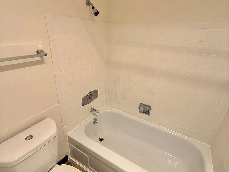 18524 Tm Jd Gisz Llc — Photo 19