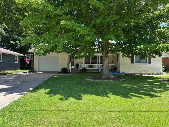 902 N Oceola St, Effingham, IL 62401