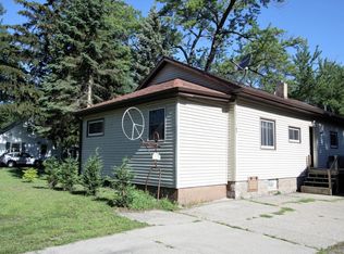 912 W Giles Rd, Muskegon, MI 49445