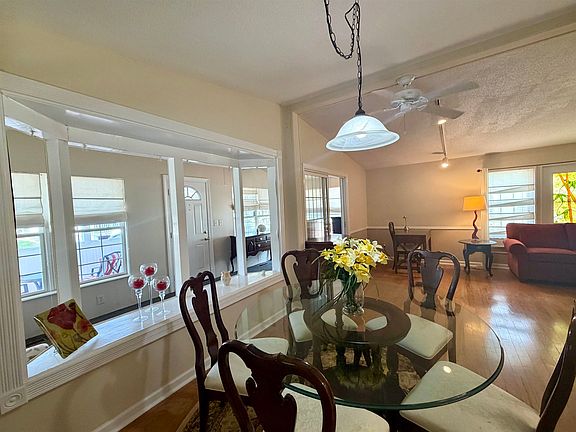 4th image of 440 Pampas Dr.