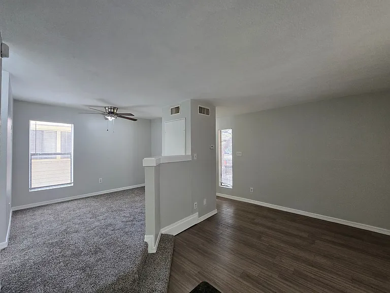 513 S Park Dr — Photo 16