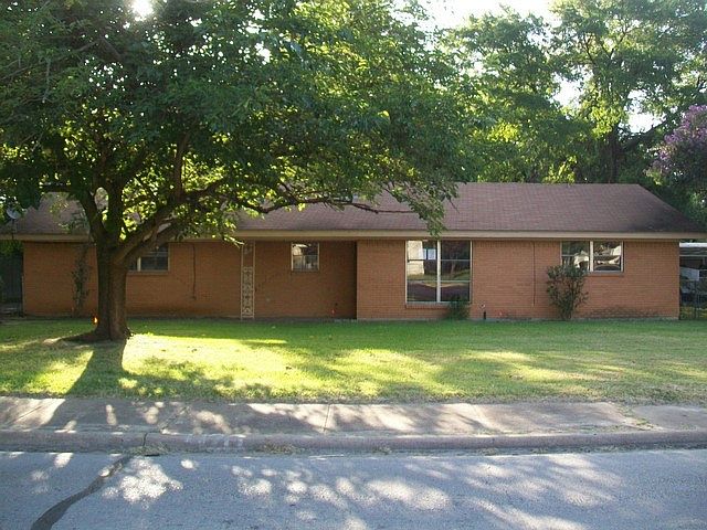 1st image of 420 N Saint Augustine Dr