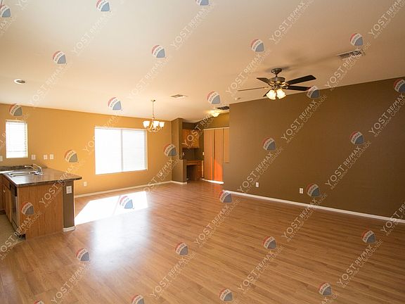 2nd image of 1377 E Prickly Pear Dr