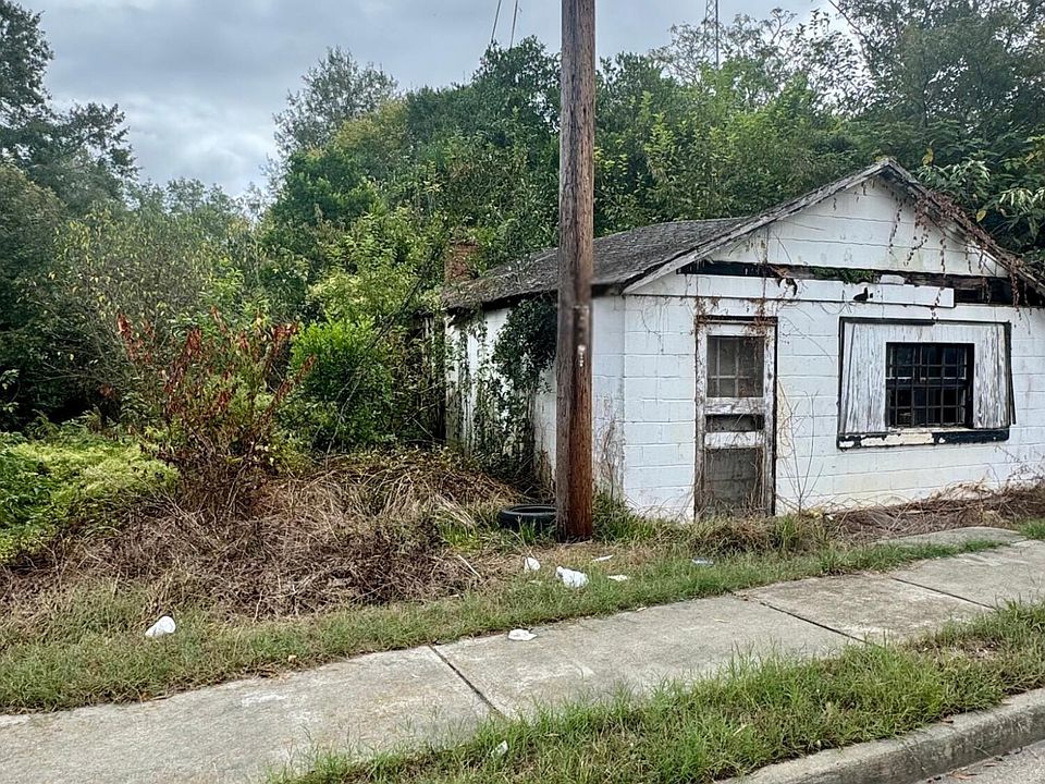 2nd image of 816 Perry Street