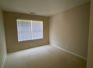 2353 Stoughton Cir, Aurora, IL 60502