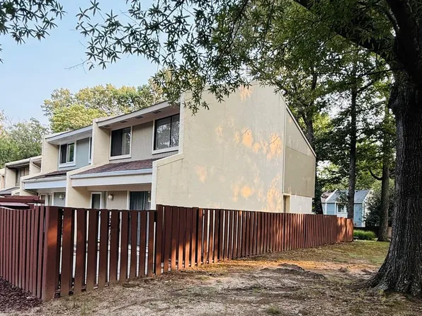 2379 Southgate Sq, Reston, VA 20191
