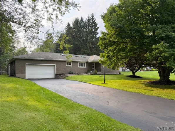 4060 Elma Rd, Williamsville, NY 14221