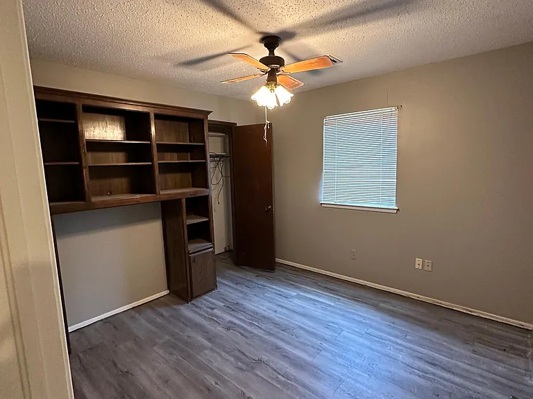 301 N Morgan Dr — Photo 12