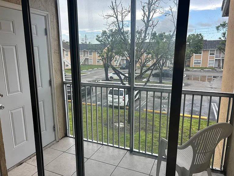 8039 SW 21st Ct — Photo 15