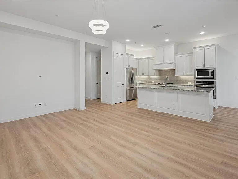 928 Marian Dr — Photo 38