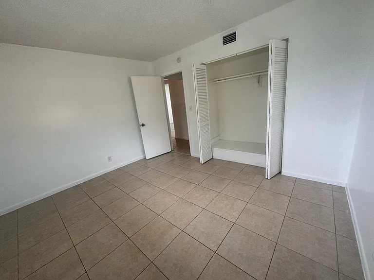 1480 NW 19th Ct #2 — Photo 2