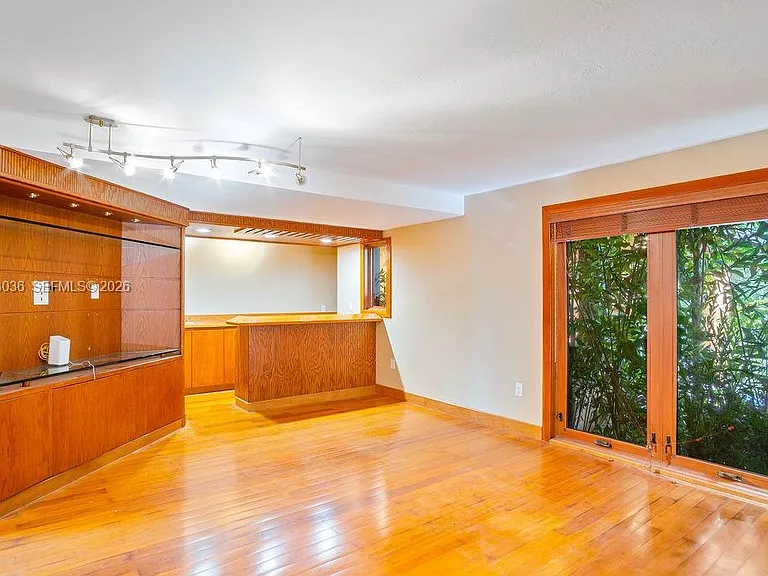 6960 Mira Flores Ave — Photo 20
