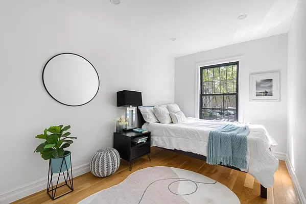 Rented by The InHouse Group | media 17