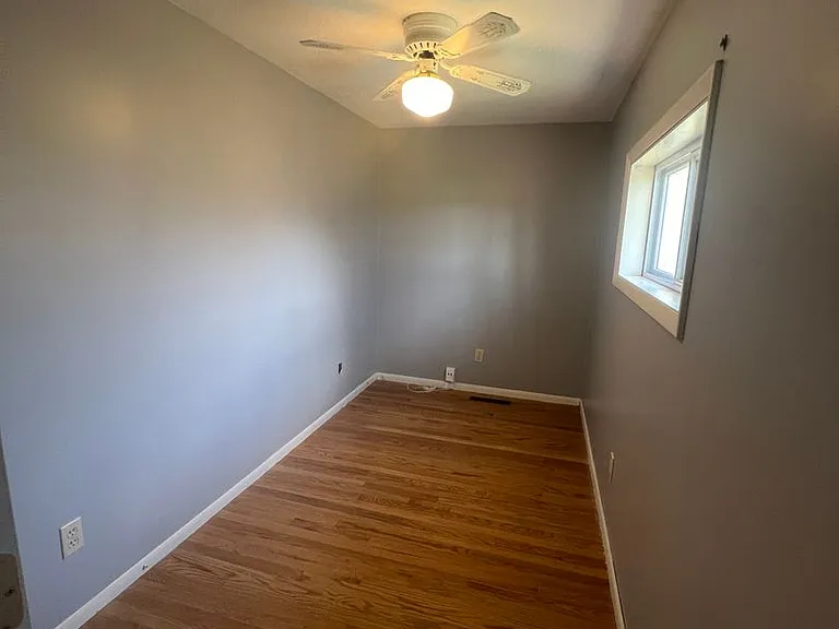 1833 W Smith St — Photo 14