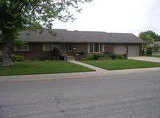 1300 Bristol Rd, Hutchinson, KS 67502