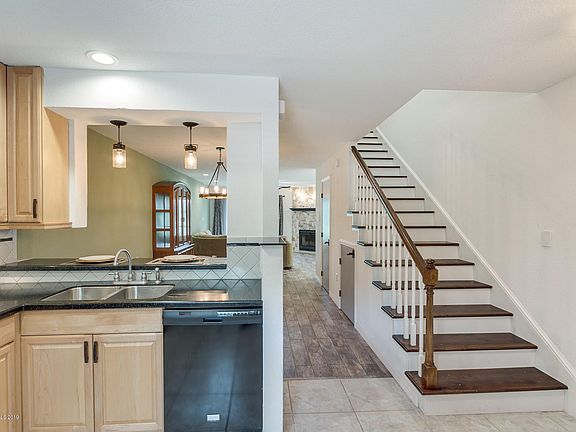 2nd image of 1600 Woodland Dr APT 8213