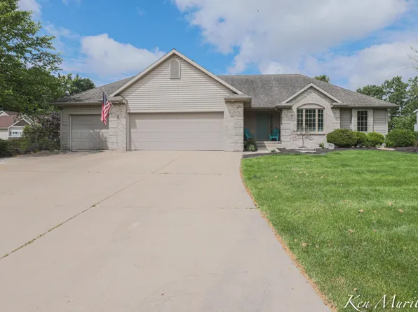 845 Maplerow Ave NW, Grand Rapids, MI 49534