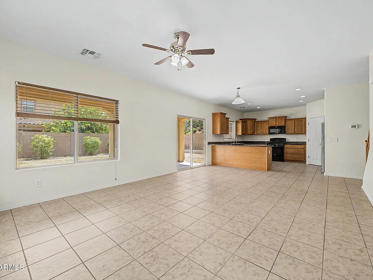 6 bed, 3167 sqft, $3,300 — Photo 4