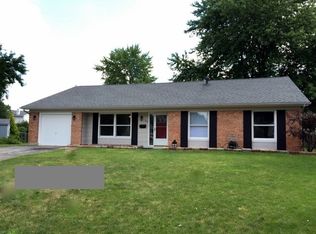 585 Surryse Rd, Lake Zurich, IL 60047