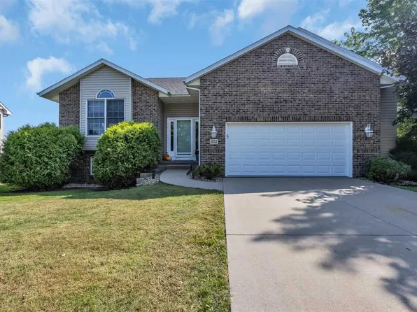 355 Fox Run, North Liberty, IA 52317