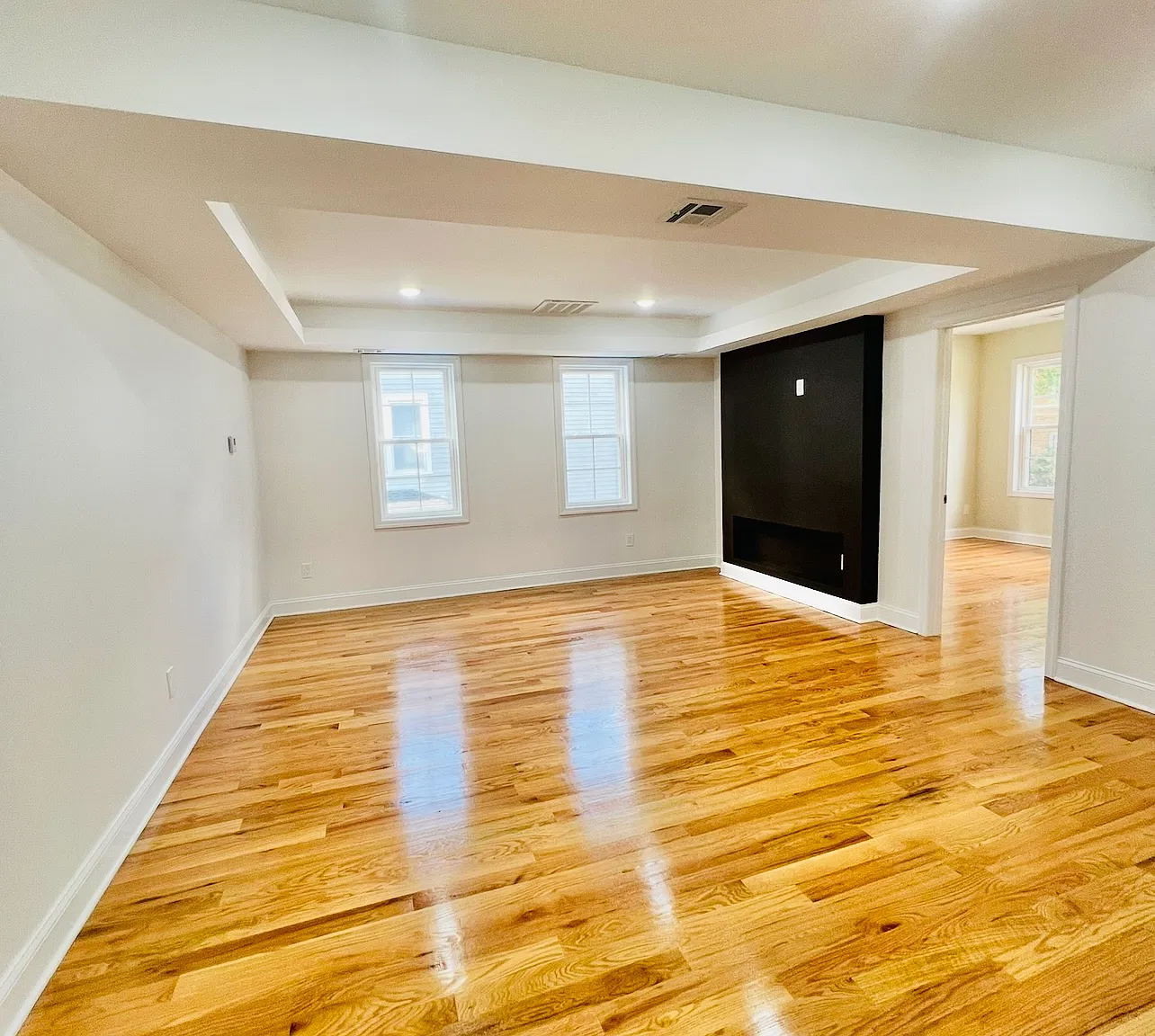 3 bed, 1200 sqft, $3,600 — Photo 3