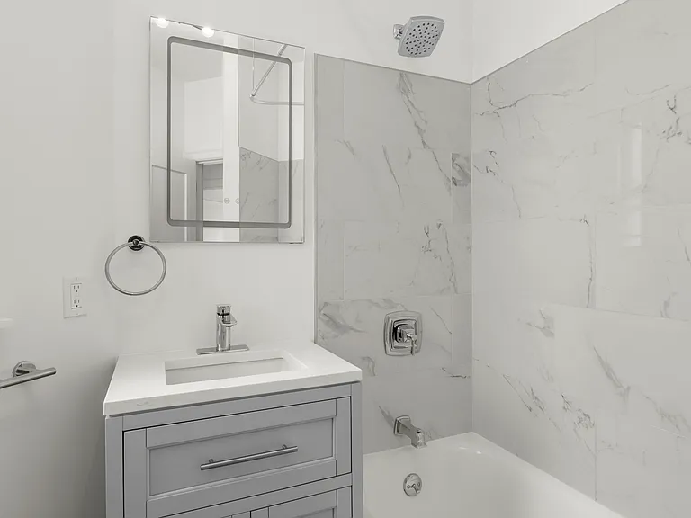95 Cervantes Blvd #210 — Photo 7