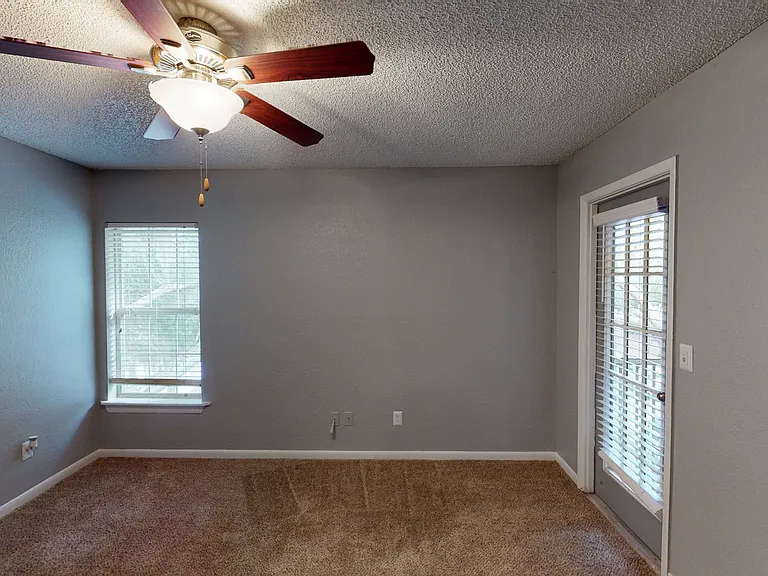 Altamira Place Apartment Homes — Photo 130