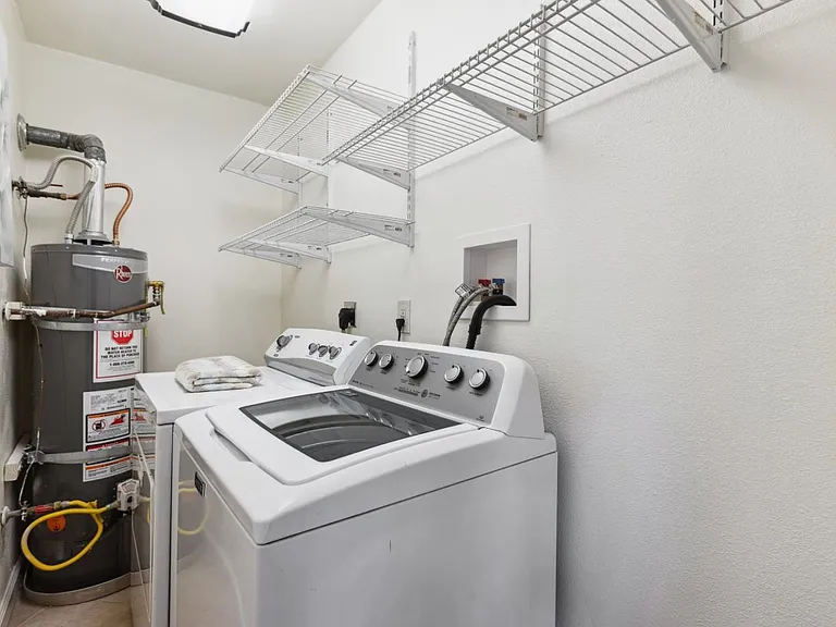10135 Santa Clara Ave — Photo 11