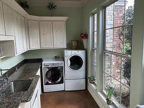Large Laundry Room